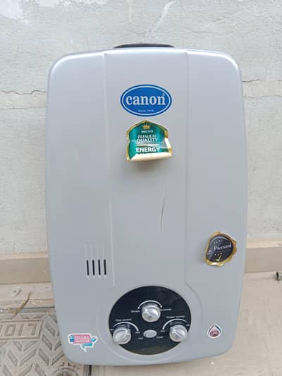 8 ltr cannon lpg instant geyser just like brand new.
