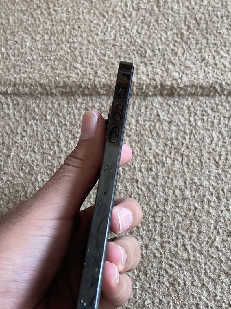 Apple iPhone 14 Pro Max 1