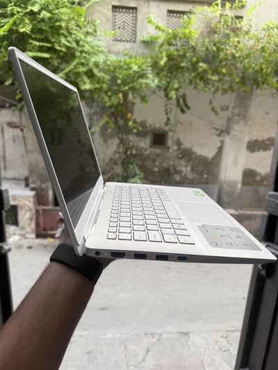 Dell inspiron 5290| i7-10th | 16gb 512ssd |  with 2gb INVDIA GPU