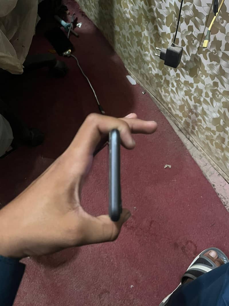 Apple iPhone 11 3