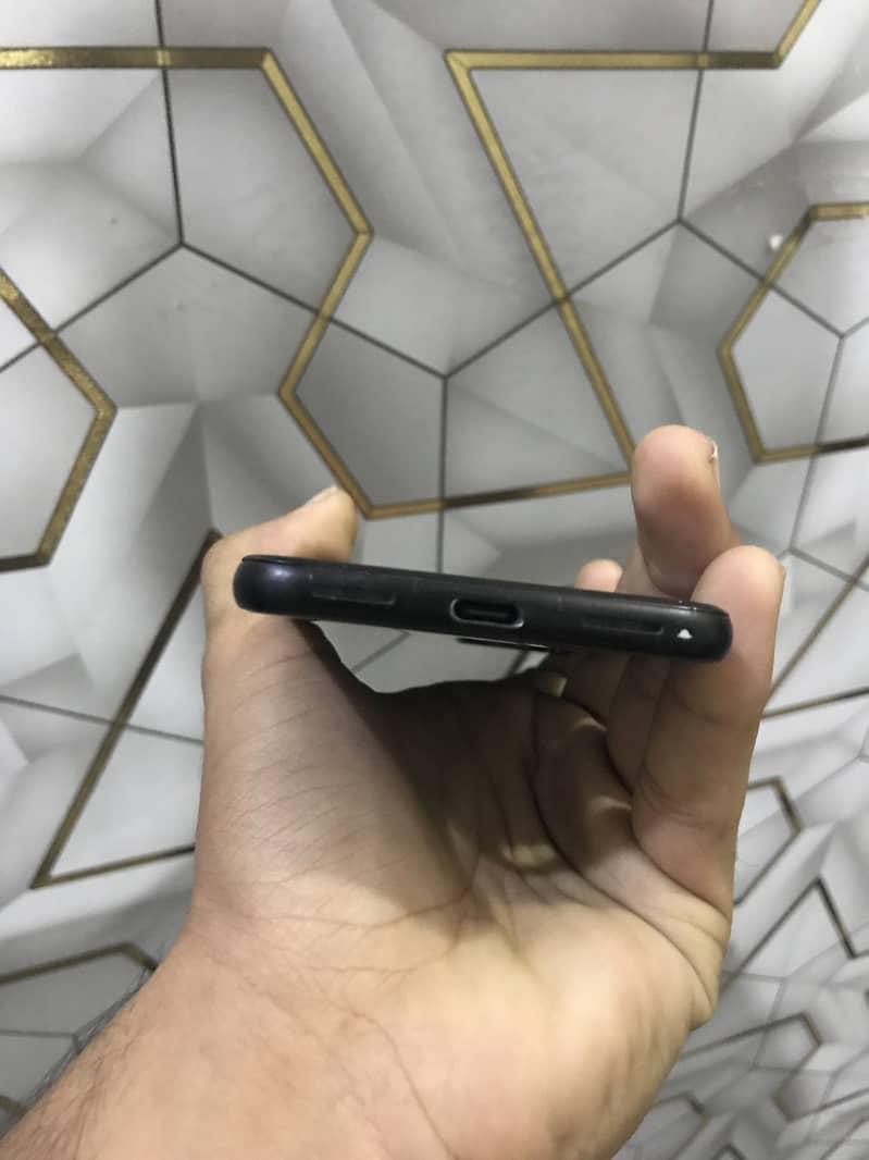 Google Pixel 4 3