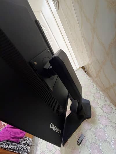 Lenovo monitor