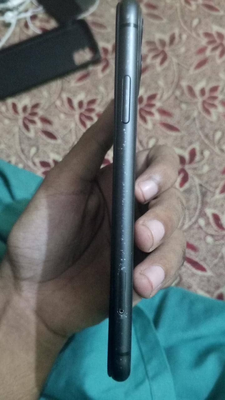 Apple iPhone 11 8