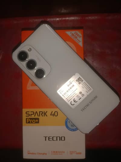 Tecno spark 40 pro + edge