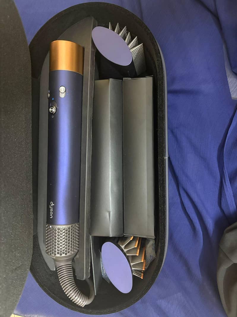 DYSON HS-05 1