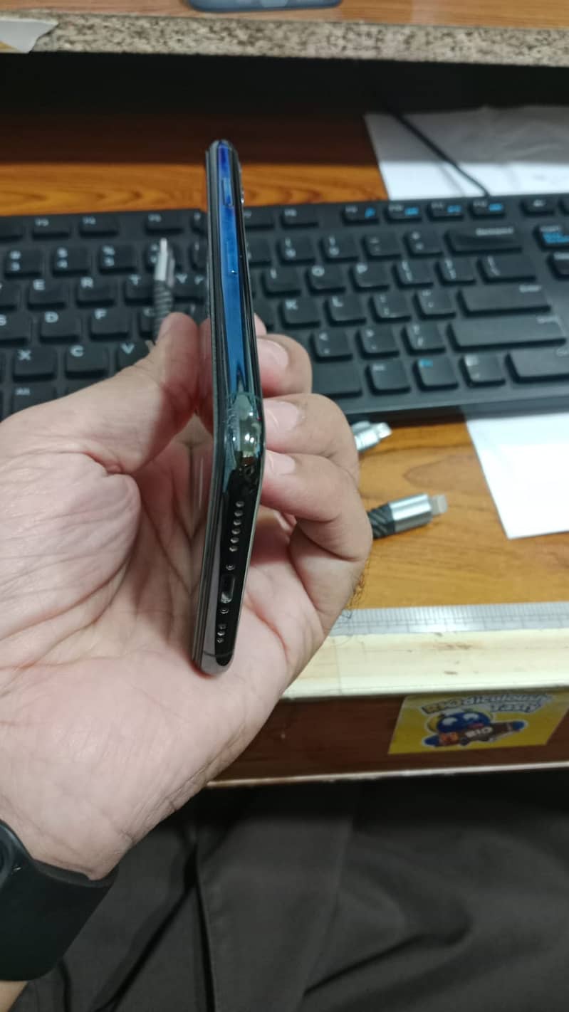Apple iPhone 11 Pro 2