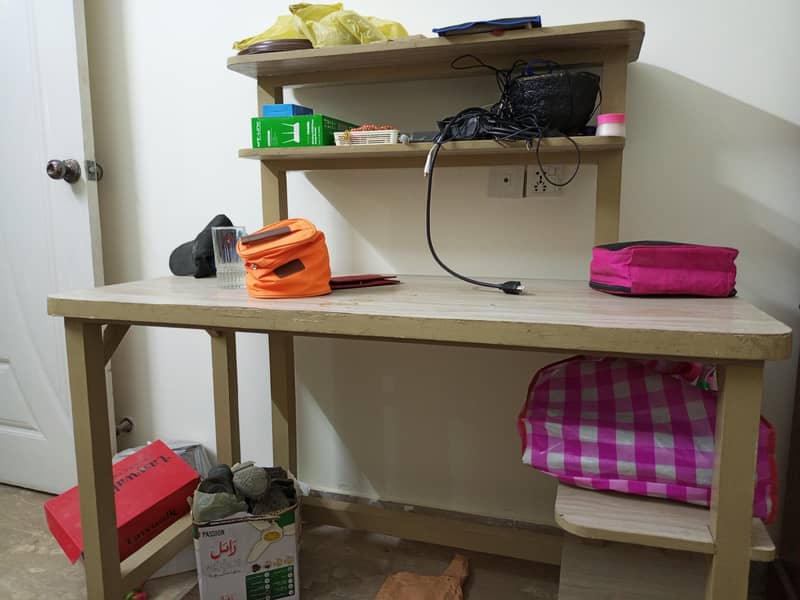 Study Table 0
