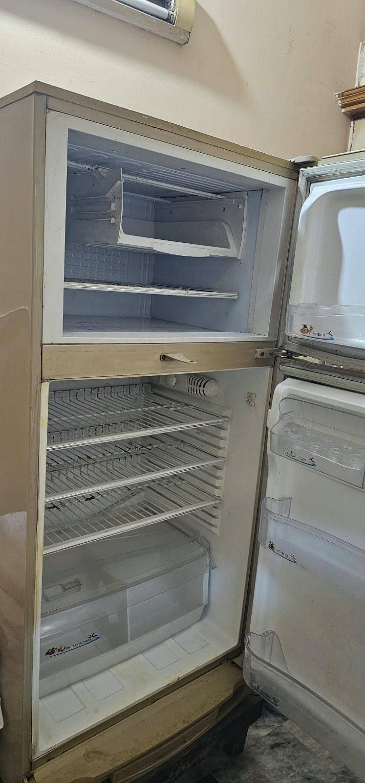 PEL REFRIGERATOR 0