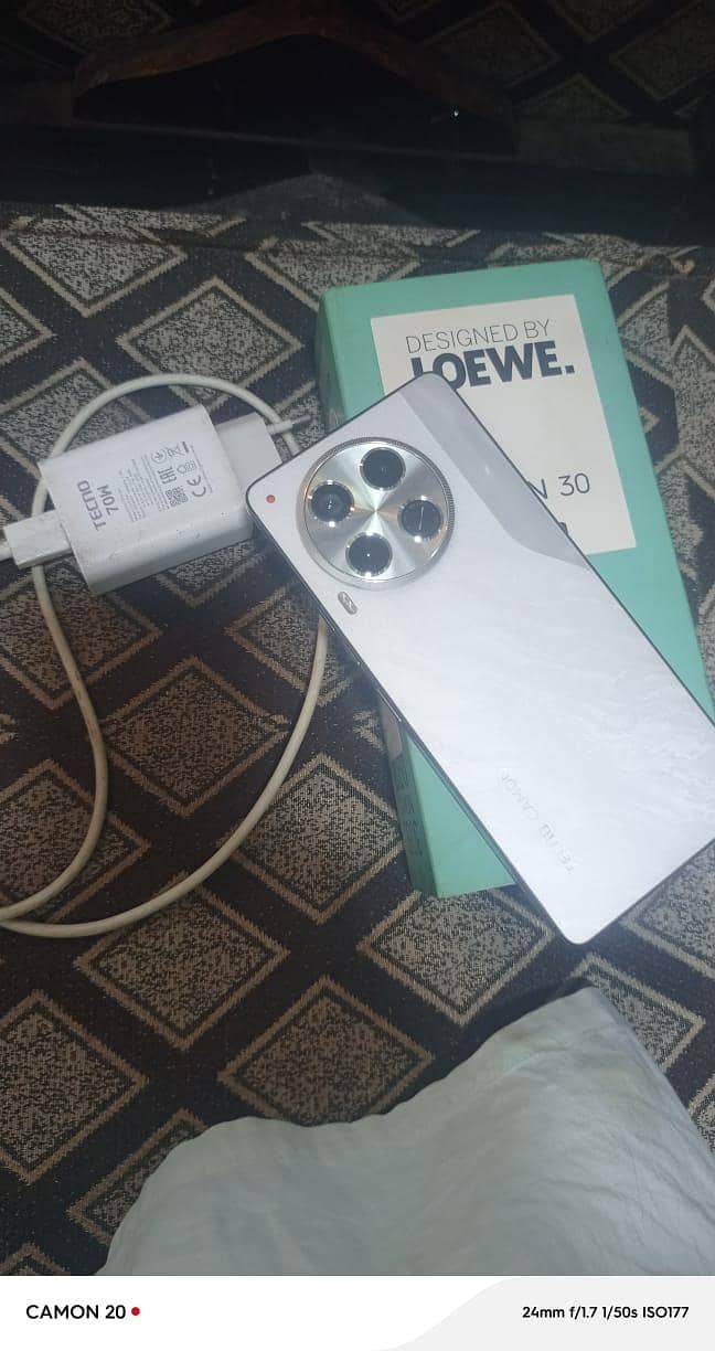 Tecno CAMON 30 0