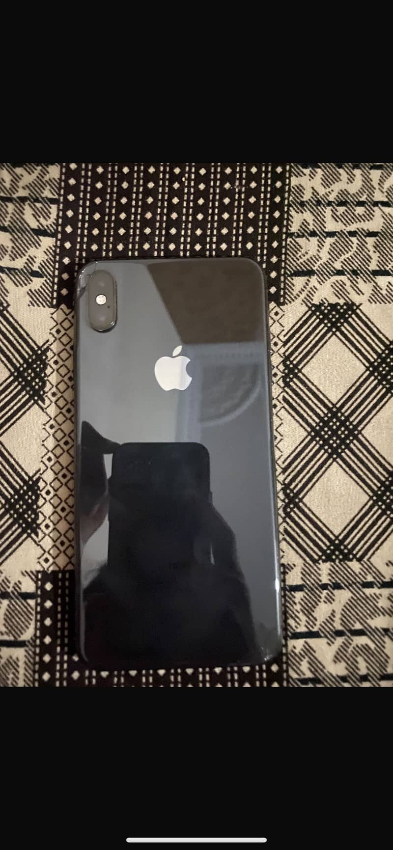 Apple iPhone XS Max 1