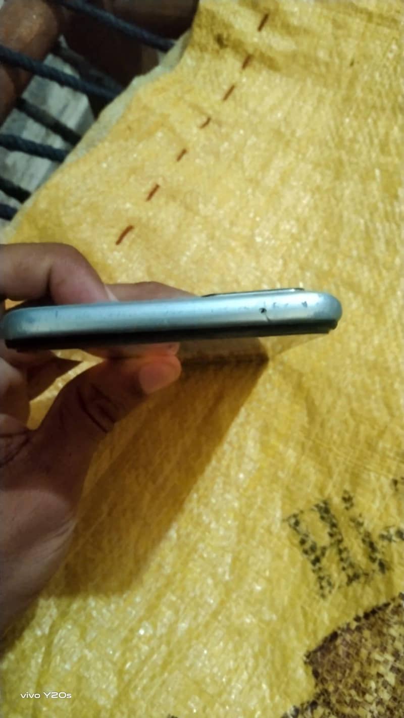 OPPO A76 4