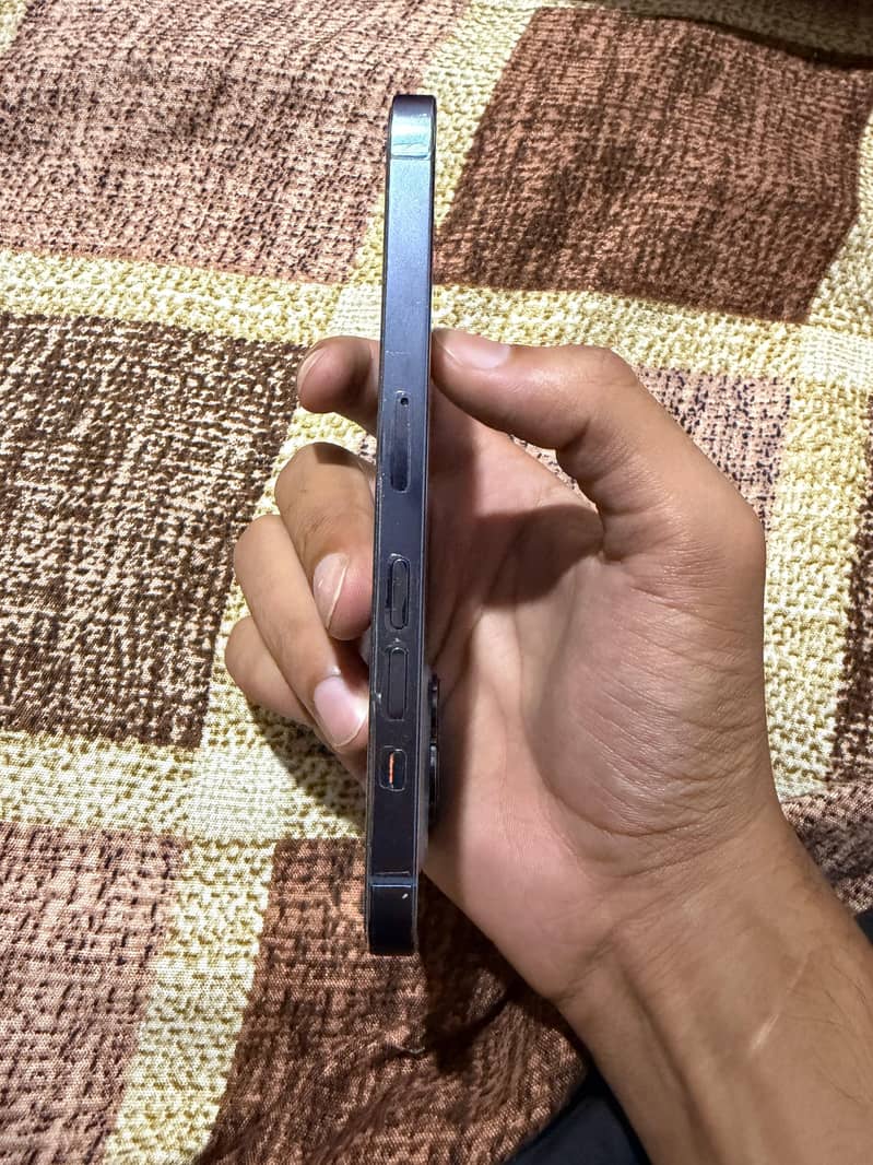 Apple iPhone 13 Pro 2