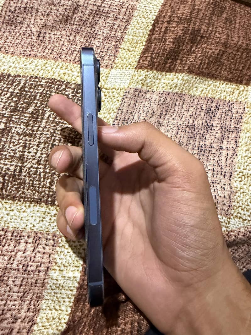 Apple iPhone 13 Pro 4