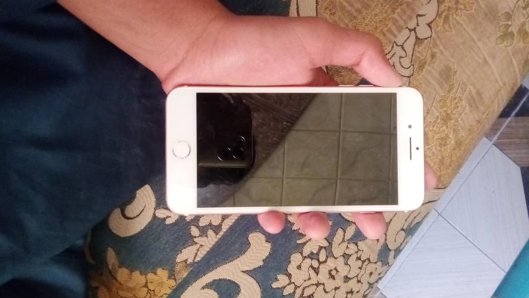 Apple iPhone 7 Plus 2