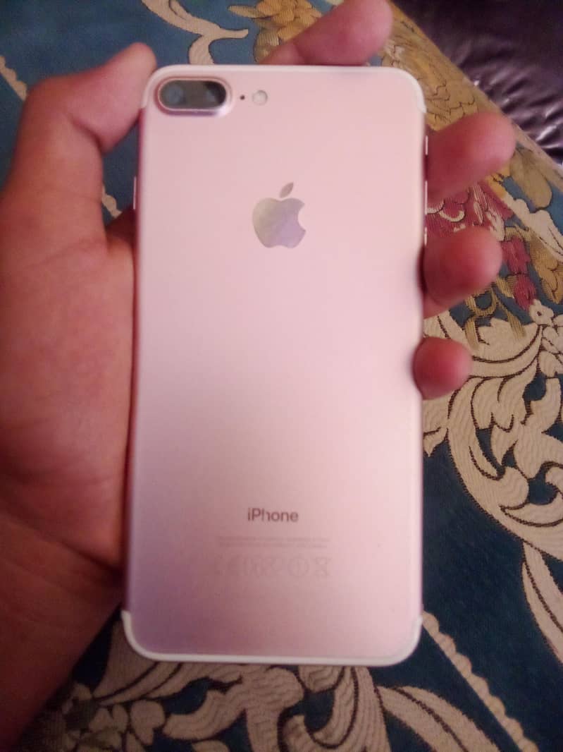 Apple iPhone 7 Plus 3