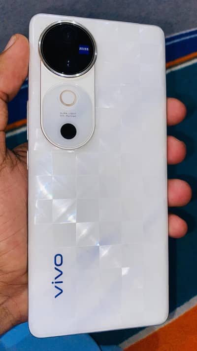 Vivo V40
