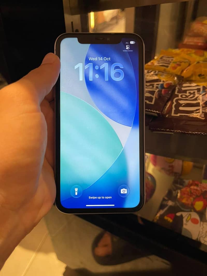 Apple iPhone 11 4