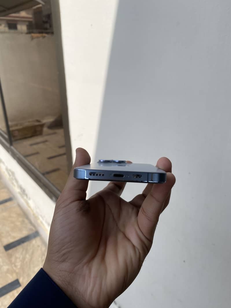 Apple iPhone 13 Pro 1