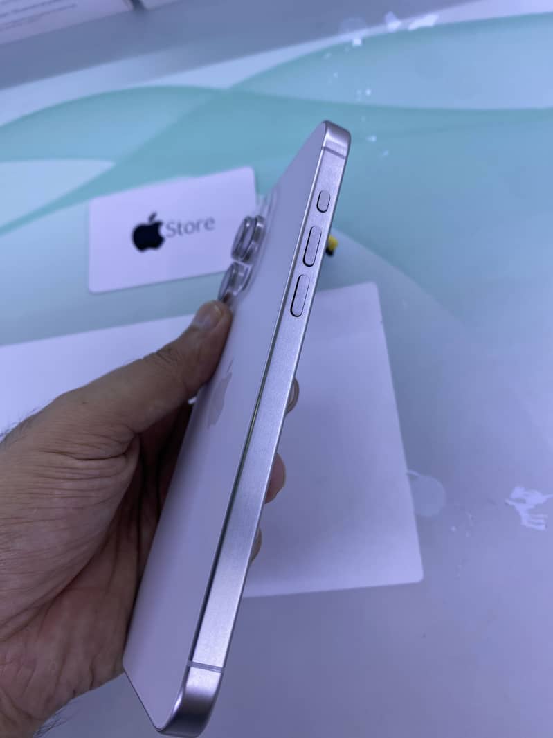 iPhone 15 Pro Max (1 cycle) 3