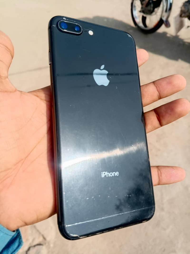 Apple iPhone 8 Plus 0