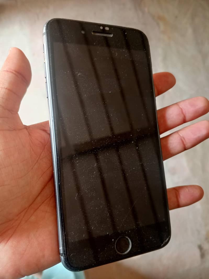 Apple iPhone 8 Plus 1