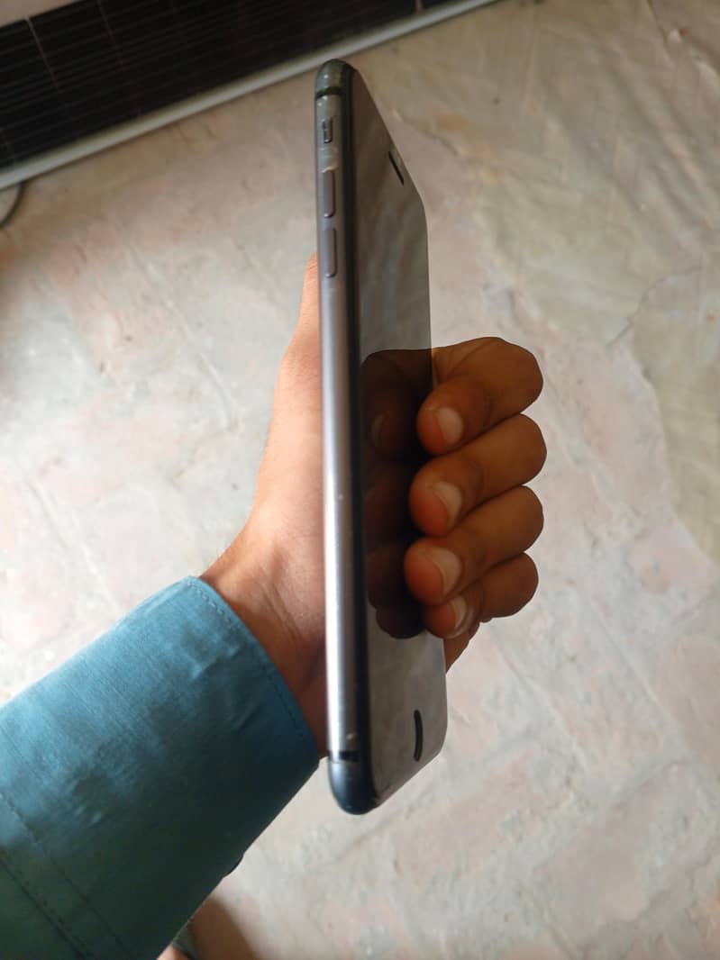 Apple iPhone 8 Plus 2