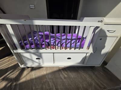 baby cot