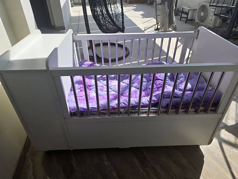baby cot 1