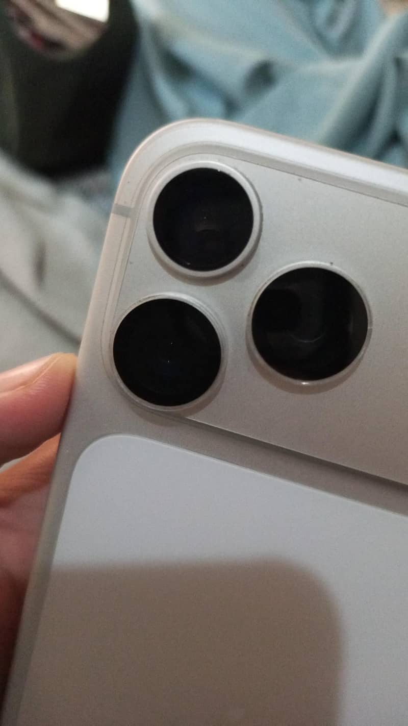 Apple iPhone 17 Pro Max 2