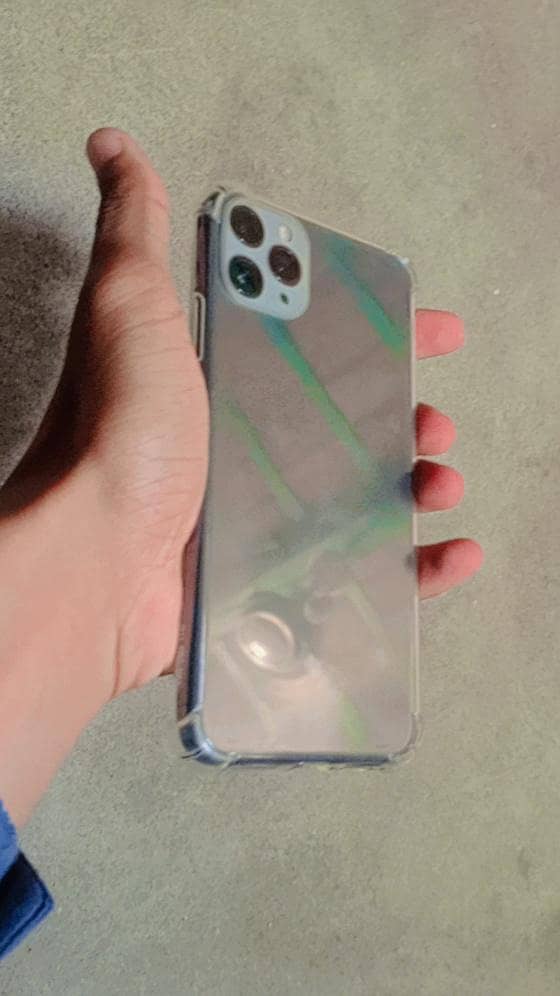 Apple iPhone 11 Pro Max 2