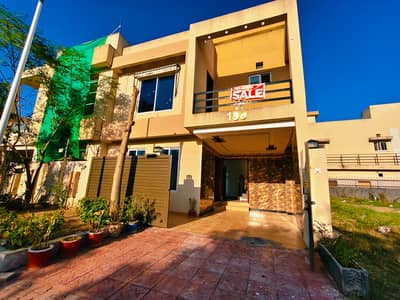 5 mrla beautiful house for sale in M block
