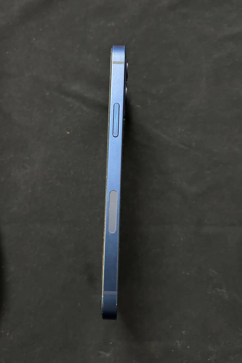 Apple iPhone 12 2
