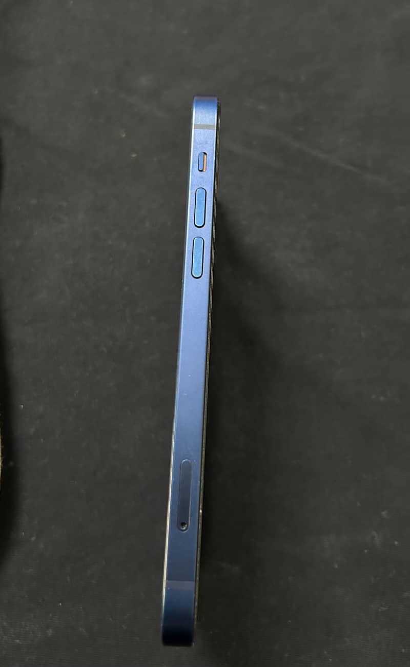 Apple iPhone 12 3