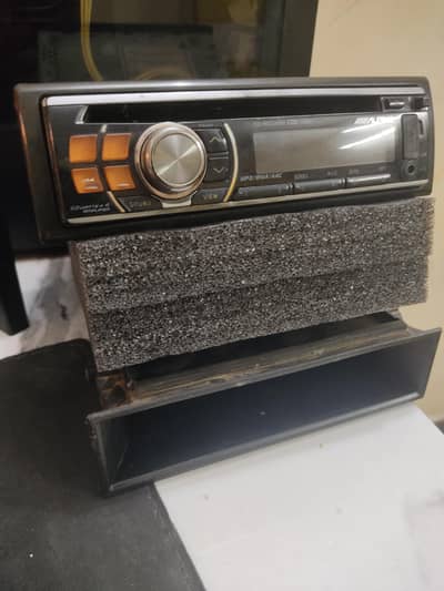 Sound amplifier for car. has Bluetooth and 55W per channel