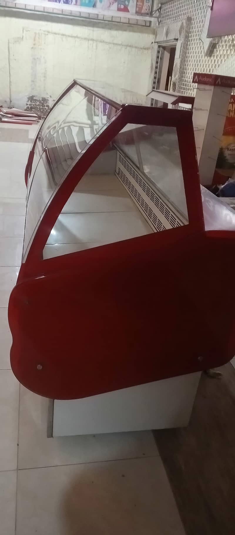 Meet display chiller 2
