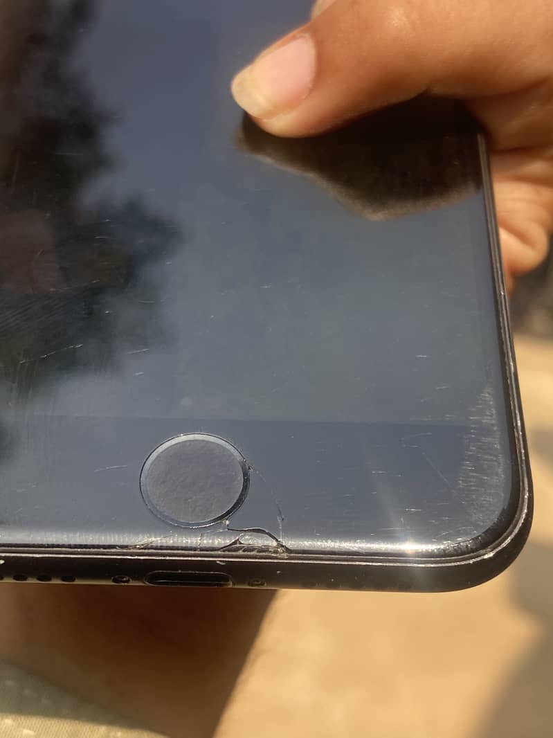 Apple iPhone 7 1