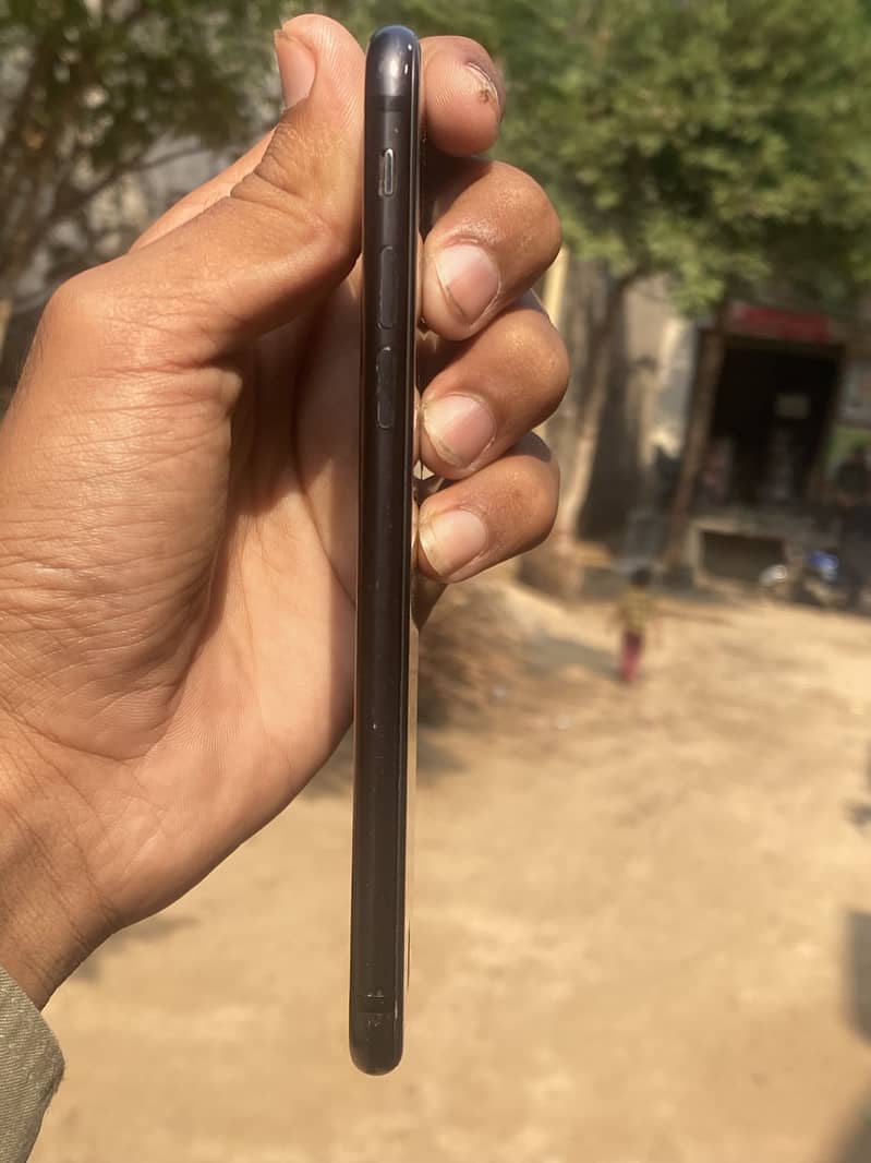 Apple iPhone 7 4