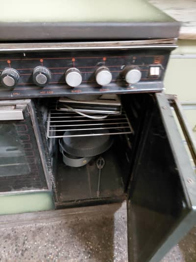 cookingrange good conditioned brand ambsseder