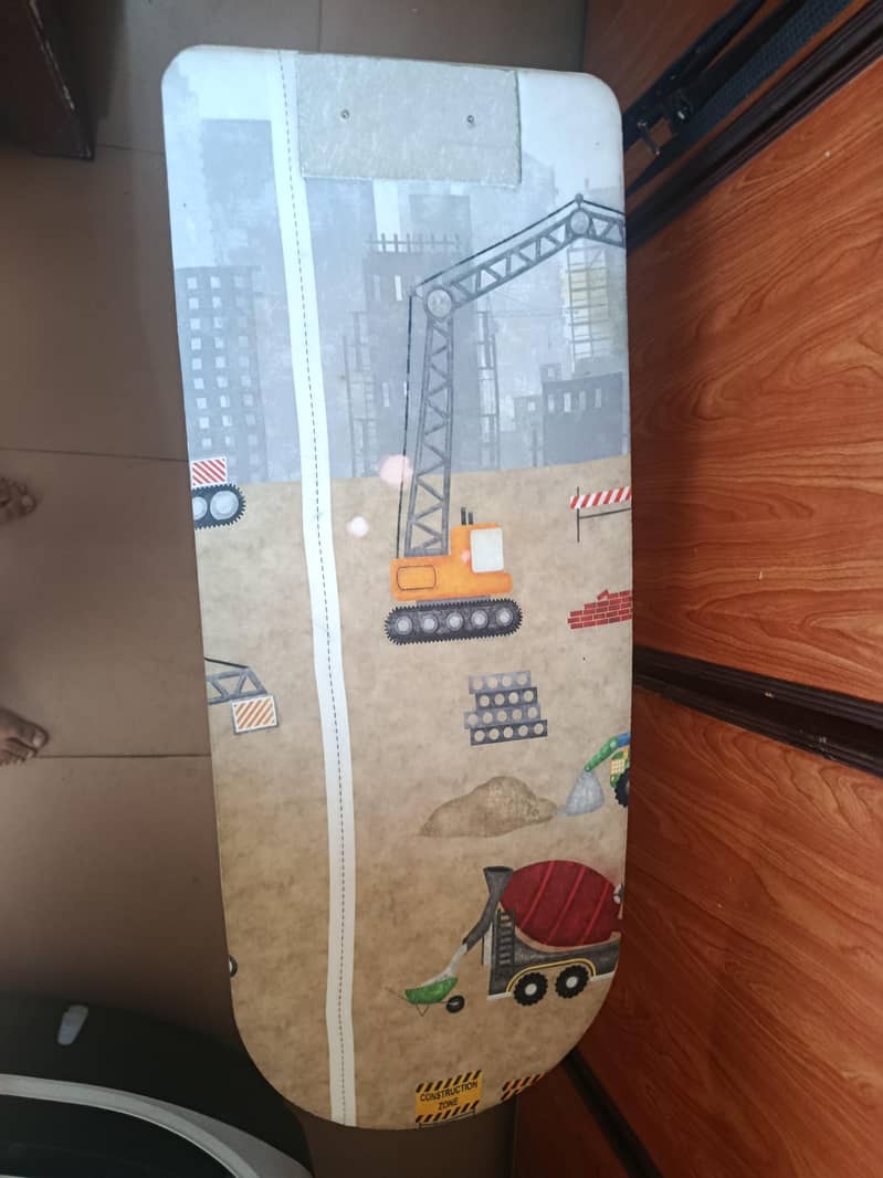 foldable iron stand 0
