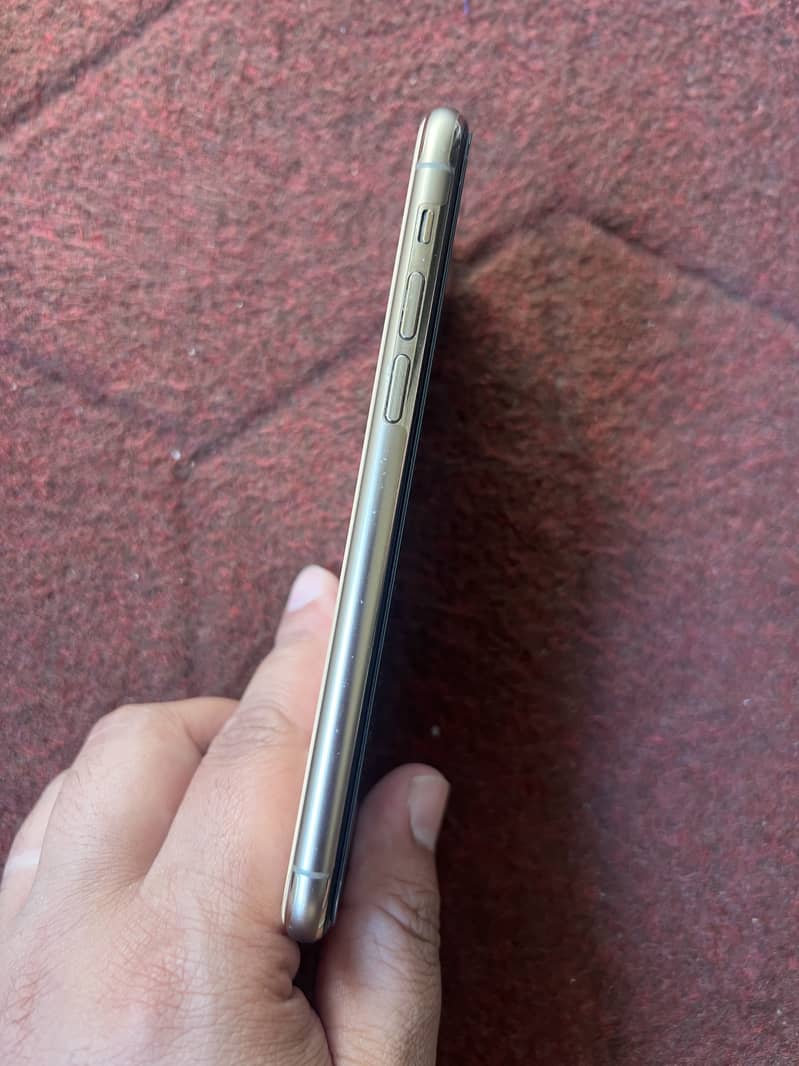 Apple iPhone 11 Pro 1
