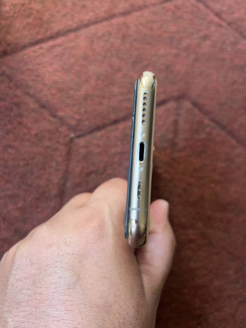 Apple iPhone 11 Pro 3