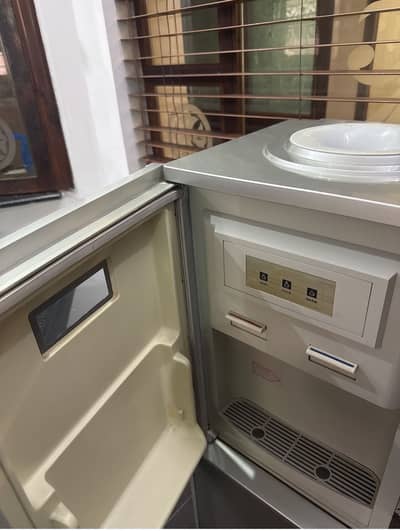 Water dispenser