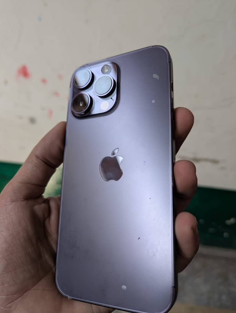 Apple iPhone 14 Pro Max 1