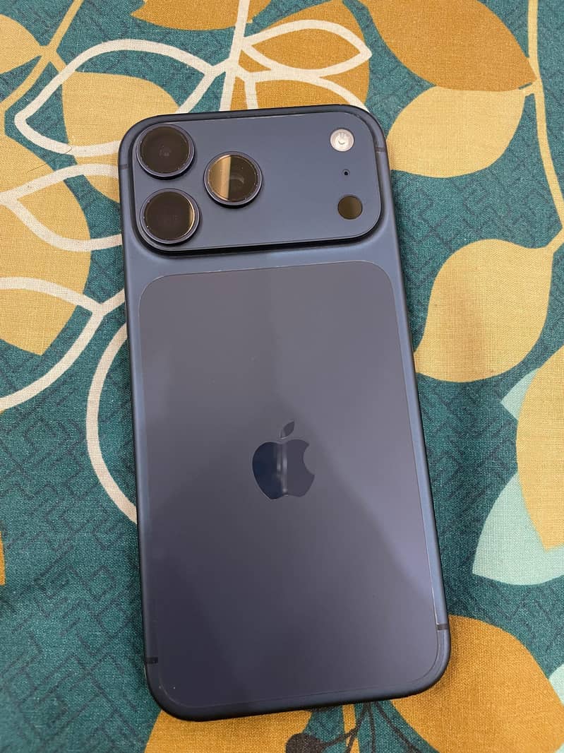 Apple iPhone 17 Pro Max 0