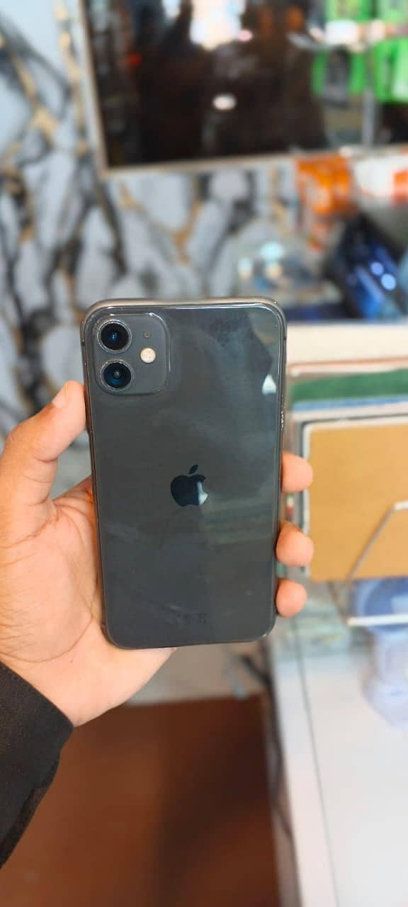 Apple iPhone 11 3
