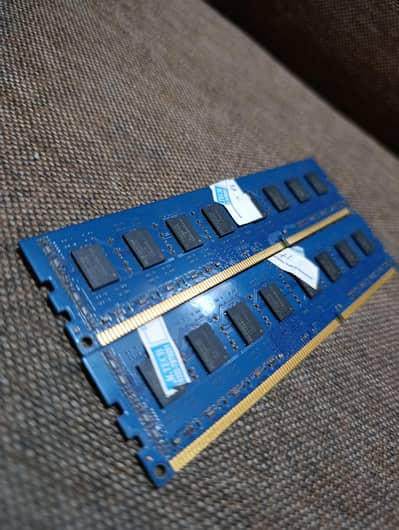 2 GB Ram Ka 1 card he mere pas 2 available hyn Dono working me hyn. .