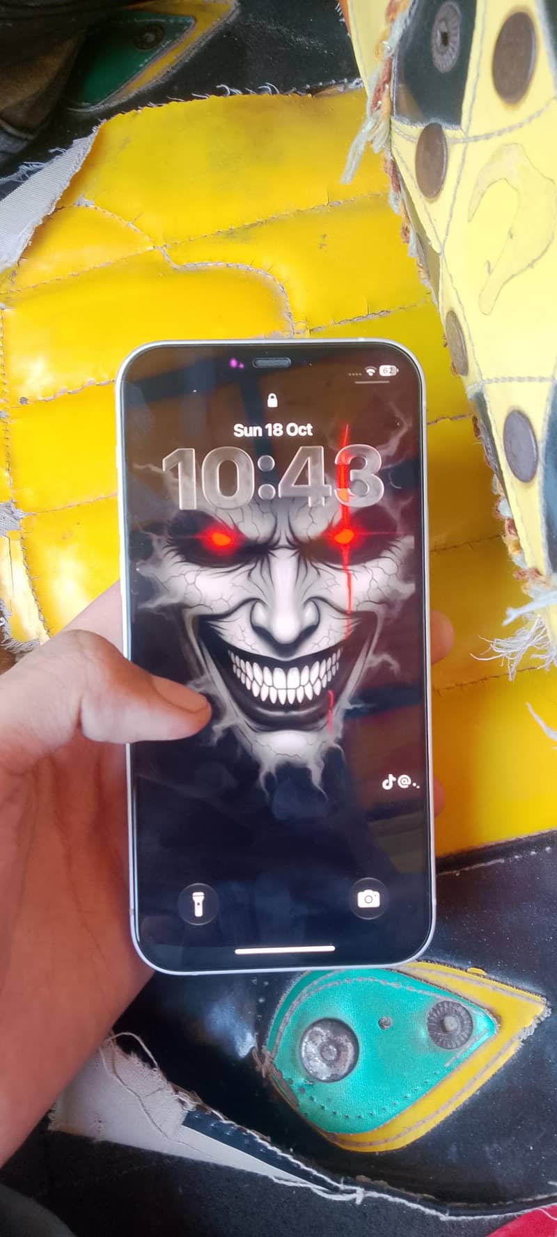 Apple iPhone 12 3