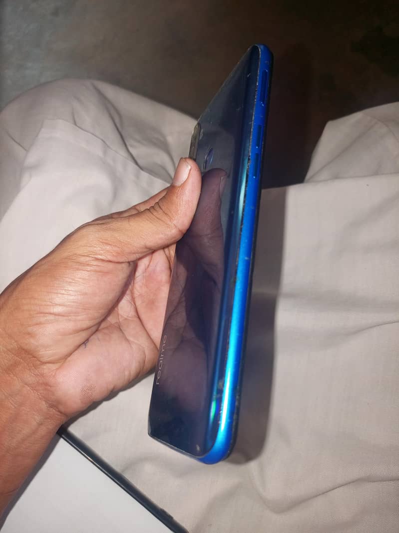 Realme 5i 4