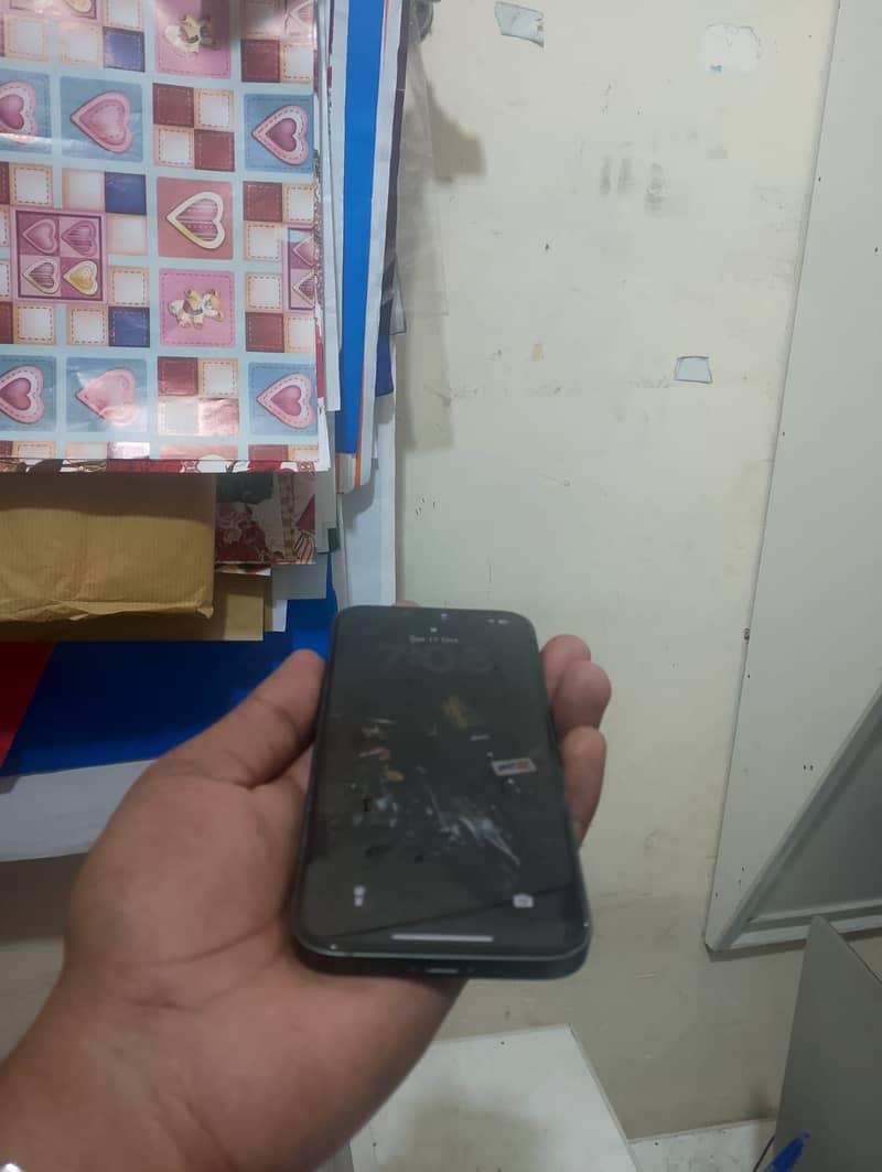 Apple iPhone 13 1