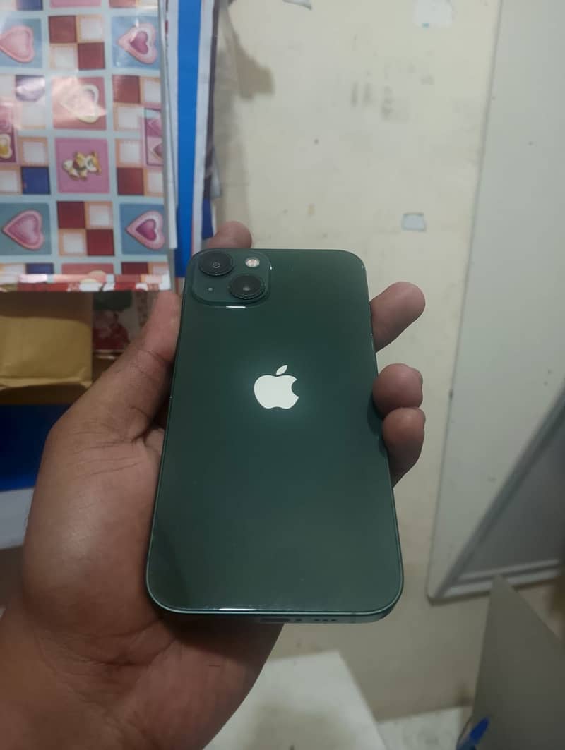 Apple iPhone 13 2